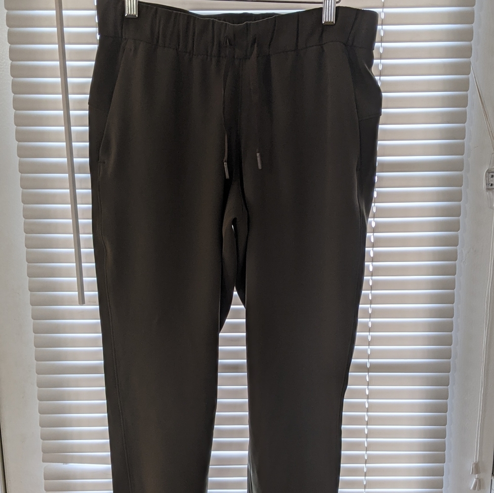 Lululemon olive green joggers